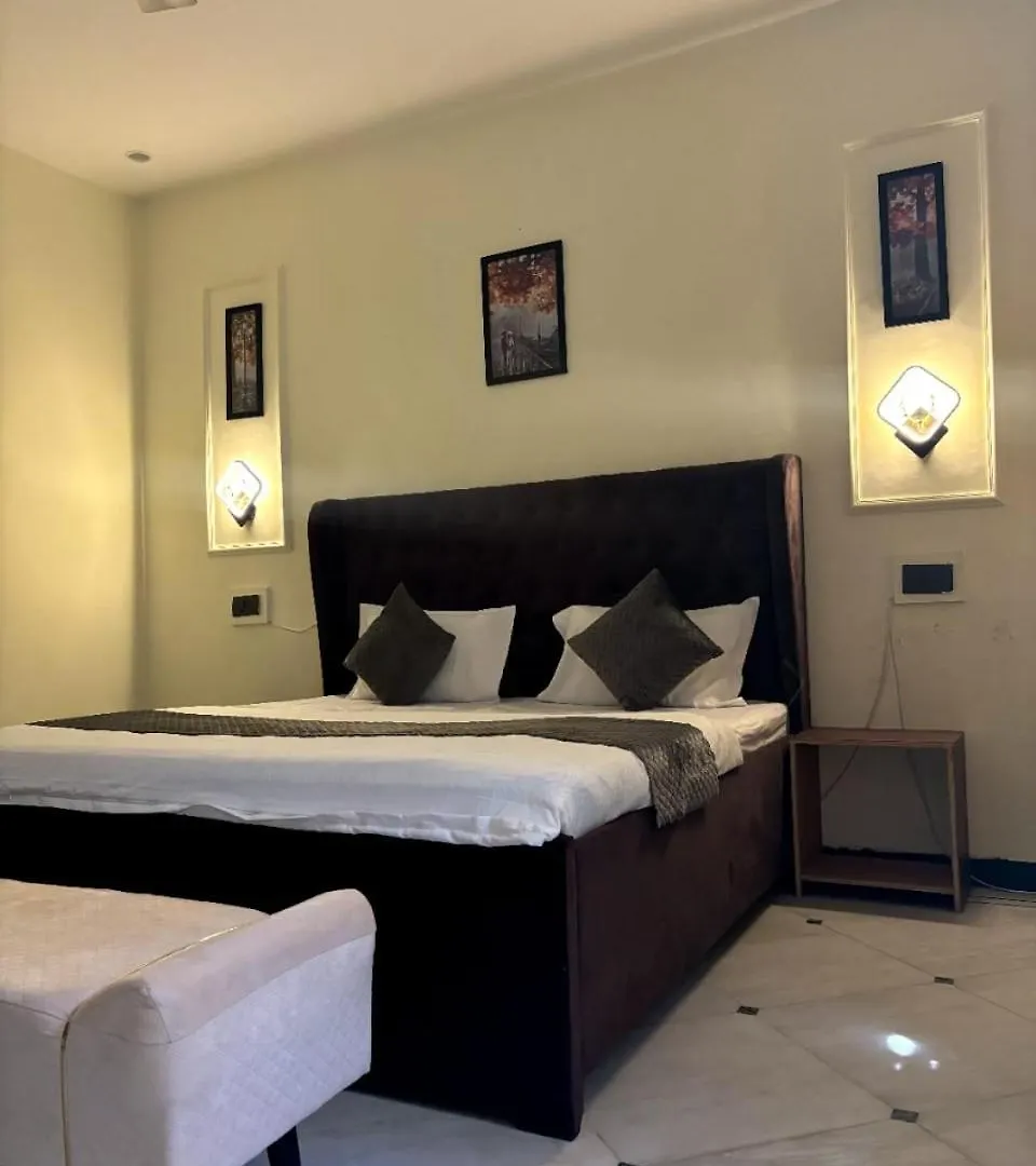 Nest Guest House 古尔冈