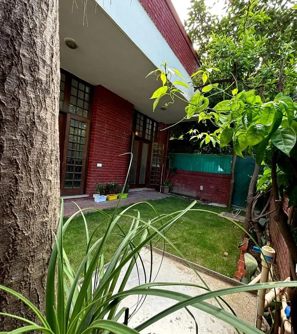 Nest Guest House 古尔冈